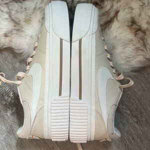 Nike Court Legacy Lift - Size 8 (Women’s)